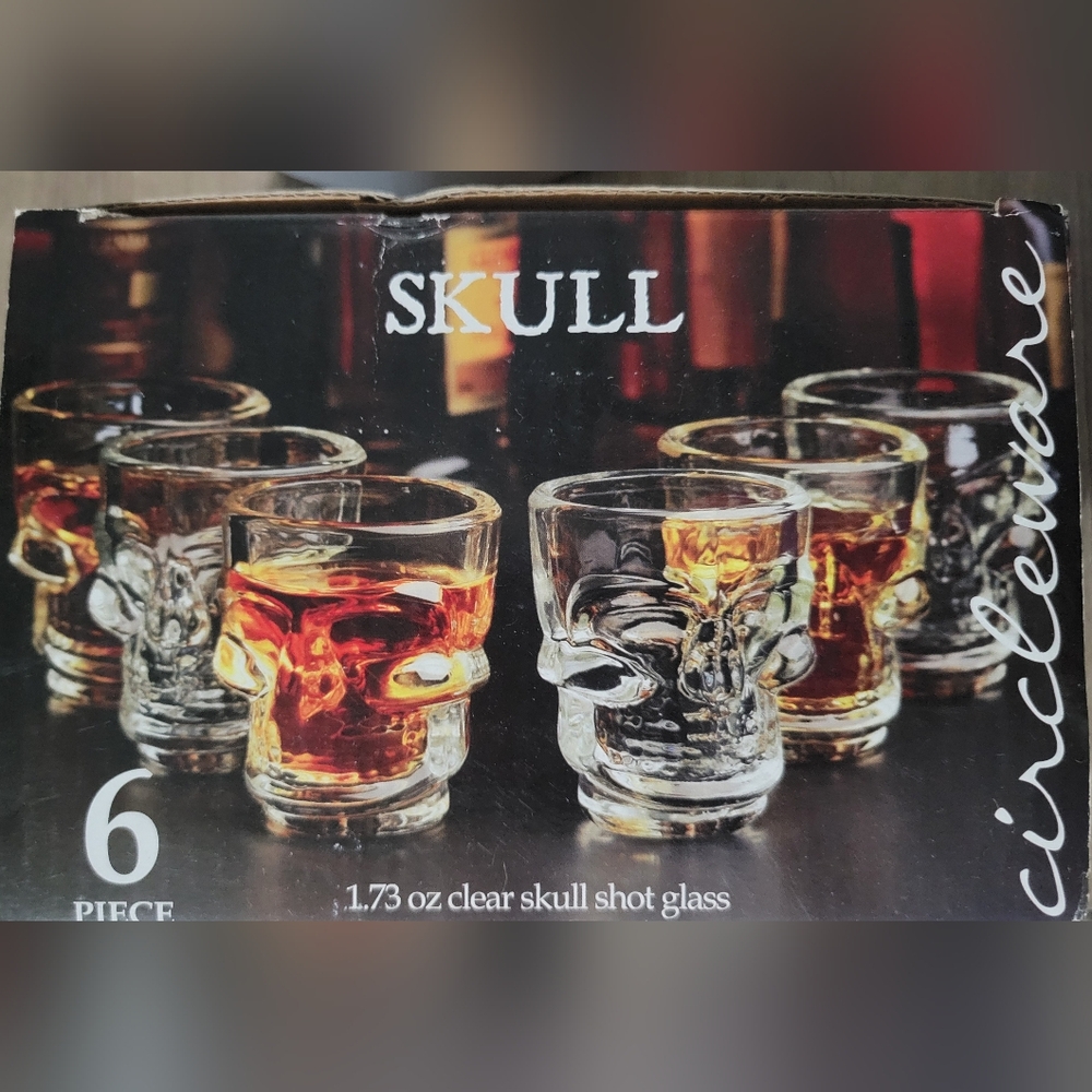 Circleware Skull Shot Glass Set
